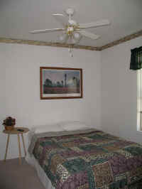 chalet19bedroom2.jpg (34996 bytes)