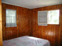 cabin6bedroom2.jpg (46008 bytes)